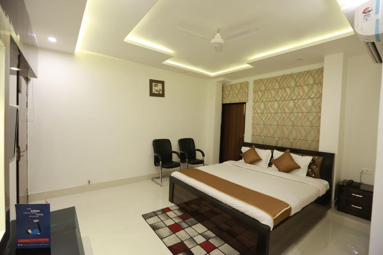 Oyo 8837 Hotel Surya Galaxy Kānpur Exterior foto